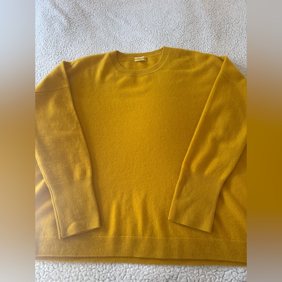 NWOT J.Crew Cashmere Crewneck Boyfriend Sweater in Golden Mustard Color Size L - Picture 5 of 9